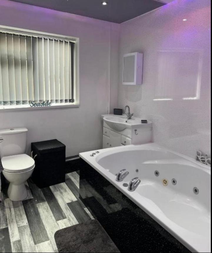 Sea View Apartment Large Balcony Whirlpool Bath 2 Bedrooms Sky Glass Tv Bridlington Dış mekan fotoğraf